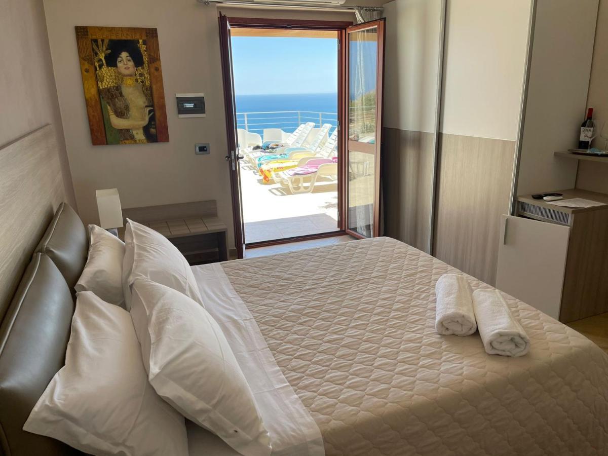 B&B Terrazze Chiaramontane Marina di Palma Bagian luar foto